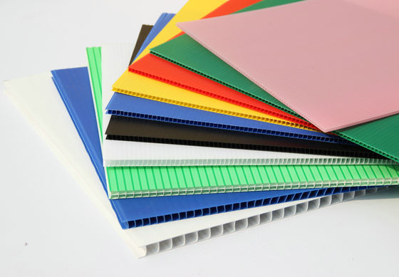 Spessore vuoto ondulato di plastica bianco del bordo 10MM dei pp